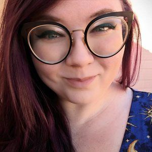 Meet your Posher, Cassandra